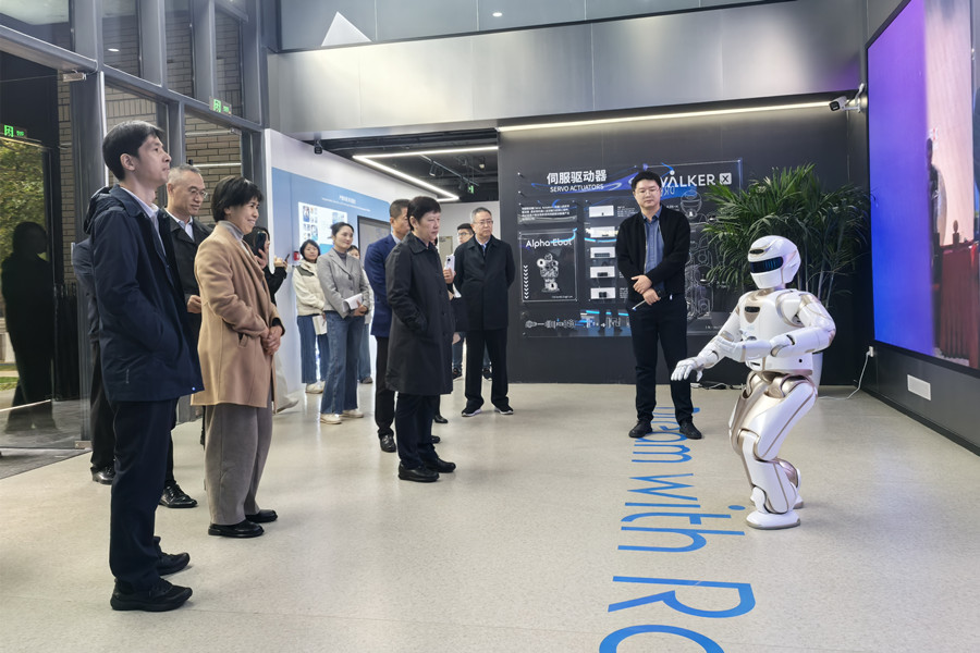 齊靜副主任帶隊赴朝陽區(qū)、經(jīng)開區(qū)開展優(yōu)化營商環(huán)境立法調(diào)研